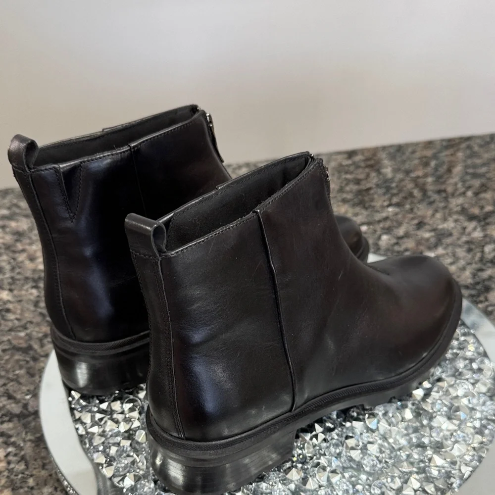 Easy Spirit Black leather Ankle Booties NEW 9